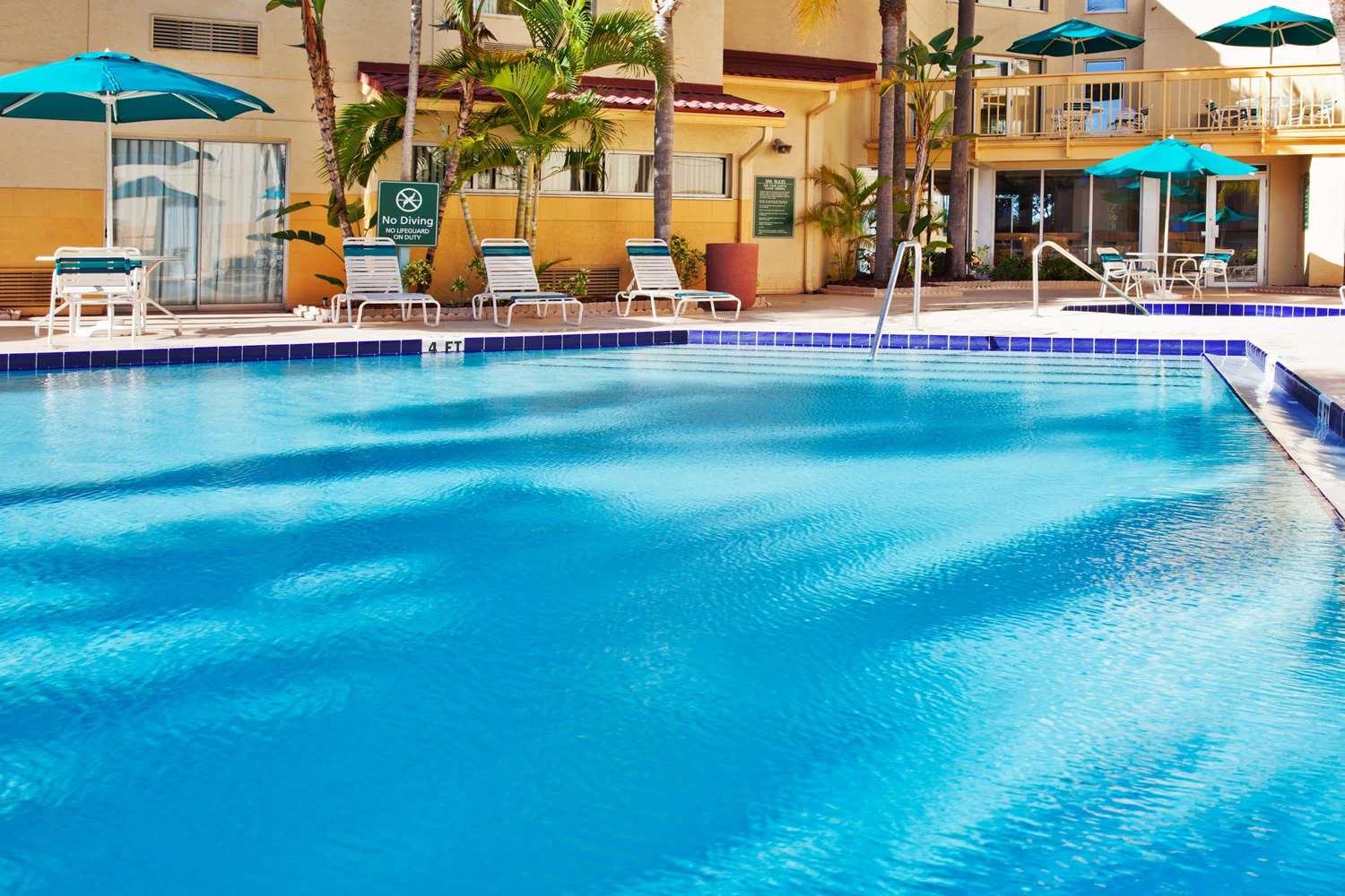 La Quinta Inn & Suites by Wyndham St. Pete-Clearwater Airpt 49/51