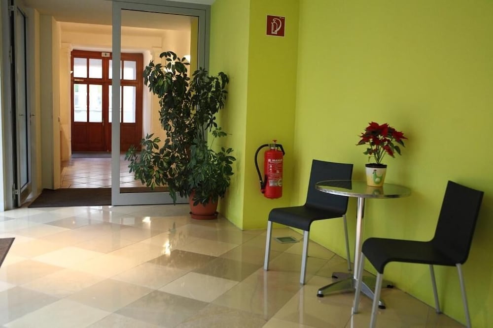 Hotel Caroline 43/60