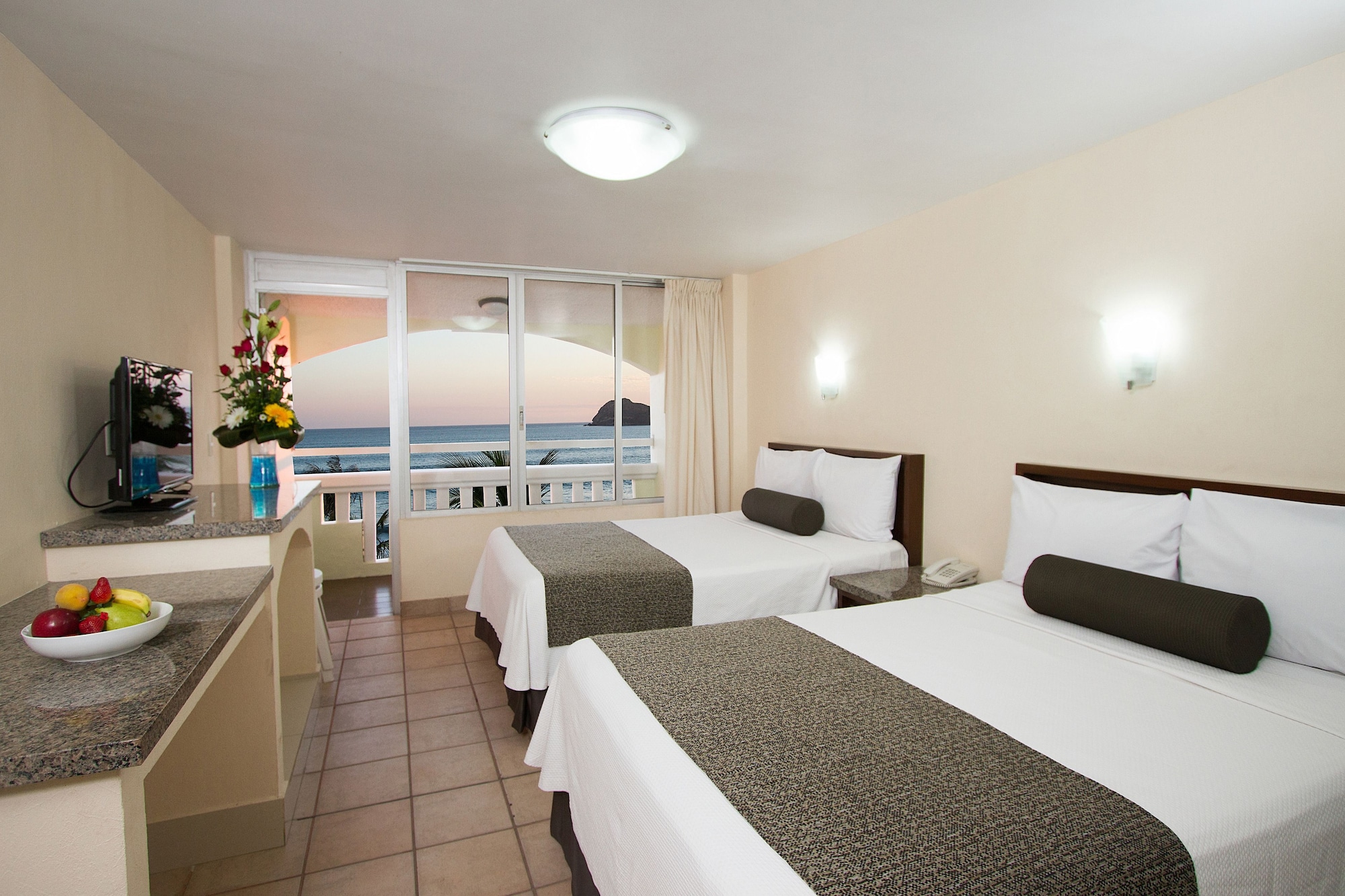 STANDARD, OCEAN VIEW