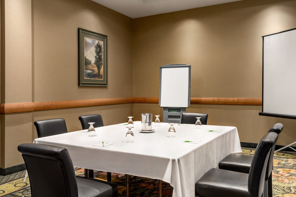 DoubleTree by Hilton North Vancouver 58/67