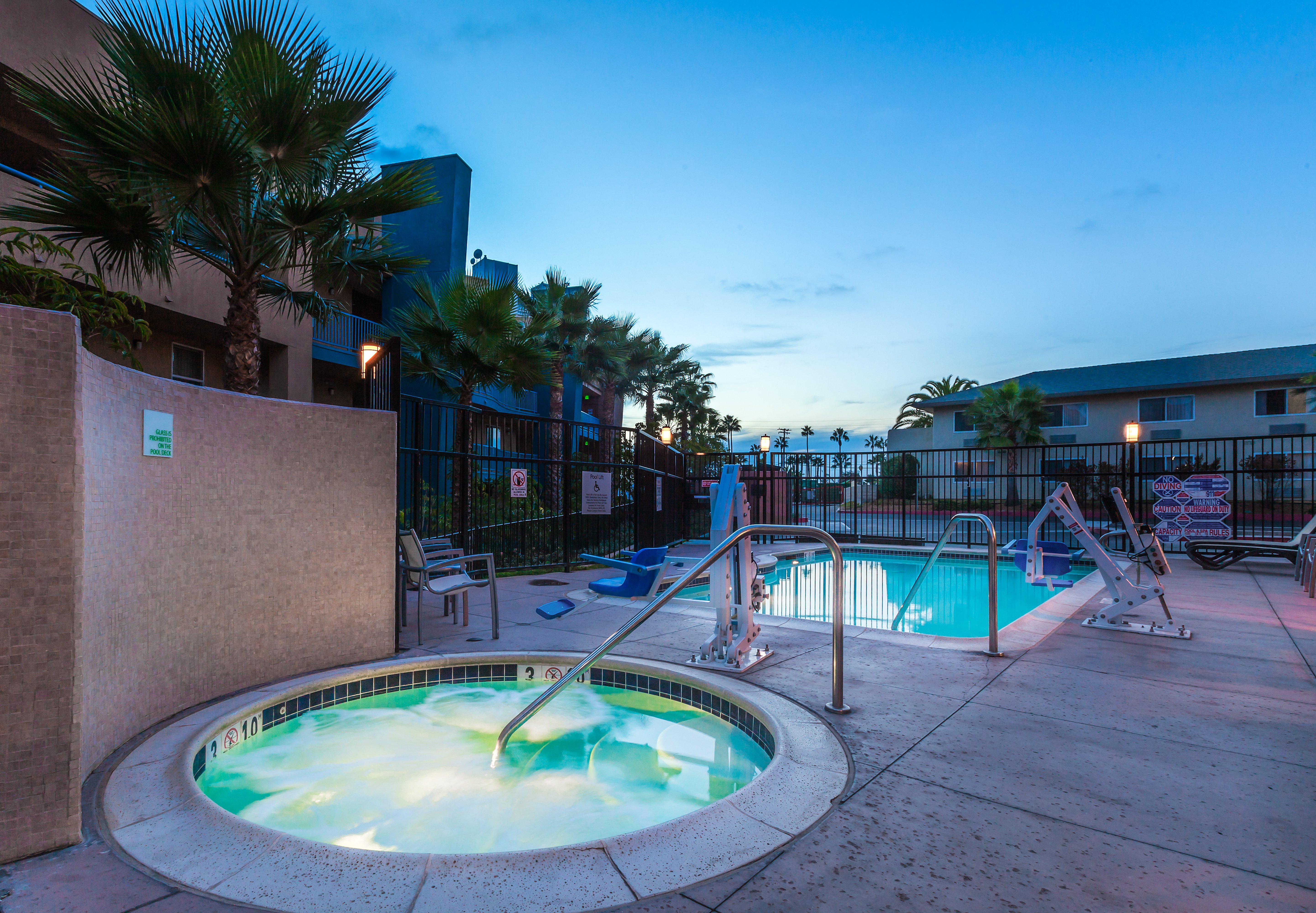 Holiday Inn Oceanside Camp Pendleton Area 37/41