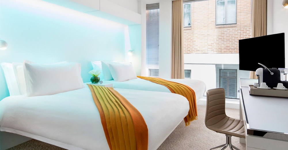 SUPERIOR, 2 DOUBLE BEDS