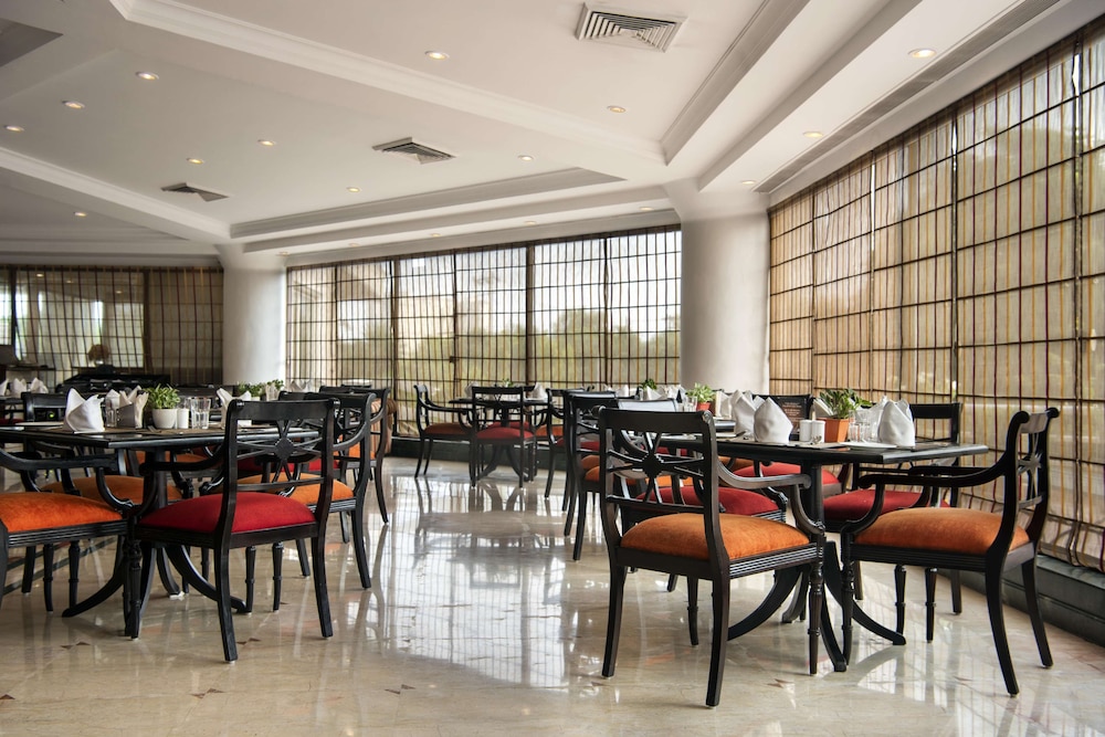 Sarovar Portico Surajkund Faridabad 30/38