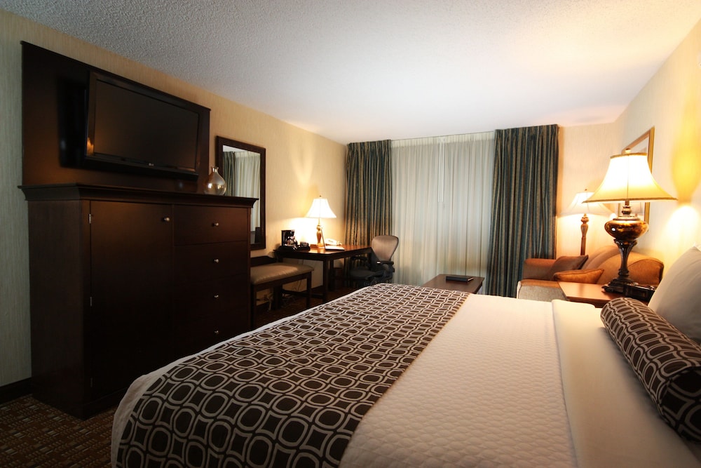 Crowne Plaza Chicago Northbrook 11/66