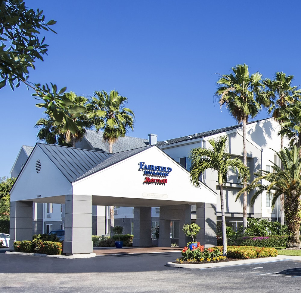 Fairfield Inn Suites By Marriott Ft Myers Cape Coral 40/50
