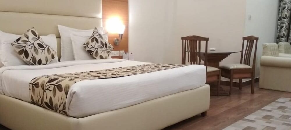 GRAND CONTINENTAL HOTEL 7/51