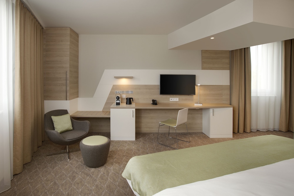 Holiday Inn Frankfurt Airport 35/75