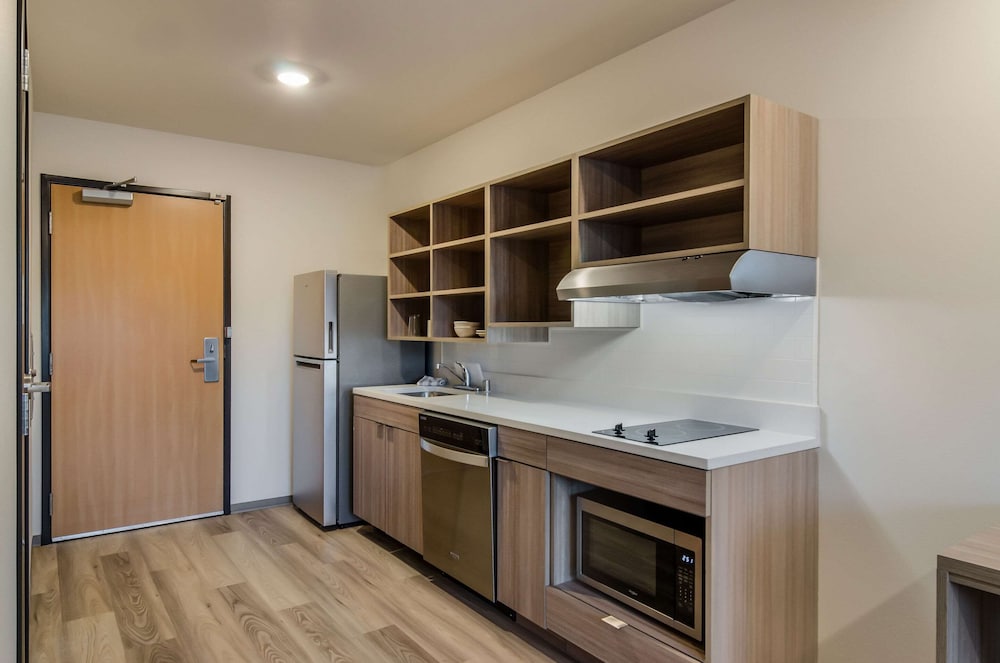Room, King Bed, Accessible, WoodSpring Suites Tacoma - Lakewood 4/4