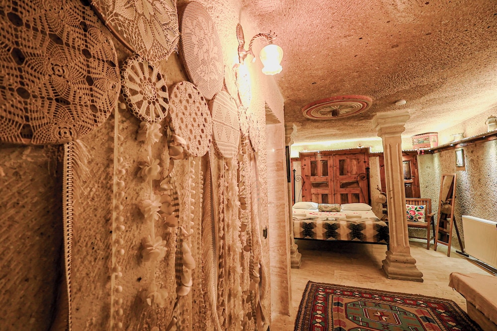 Casia Cave Suites 30/50