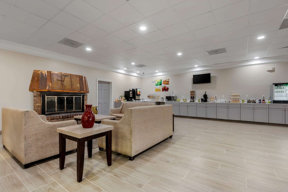 Quality Inn & Suites New Hartford - Utica 8/43