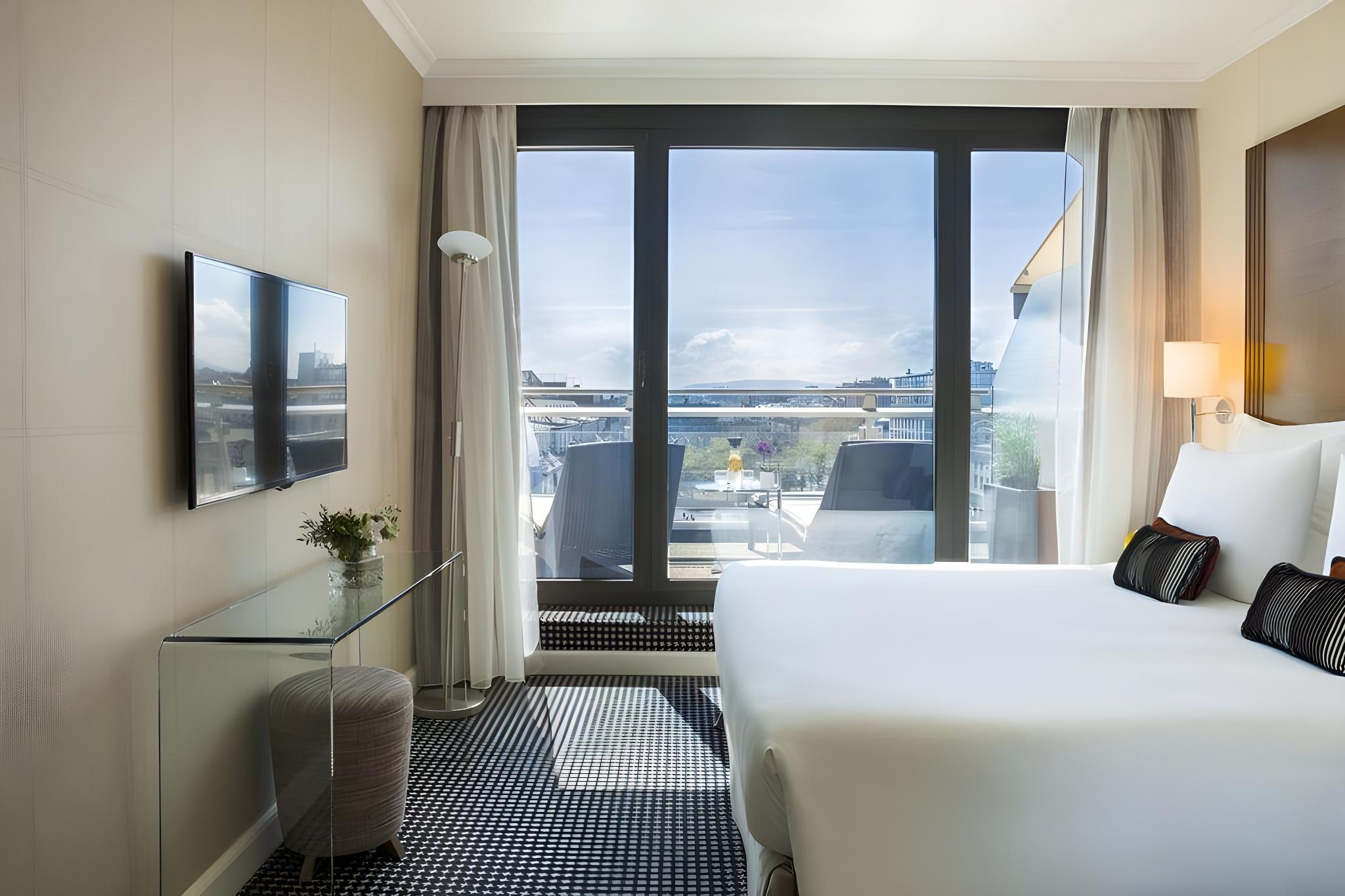 Executive, Suite, Apartment, Terrace, Club Lounge Access