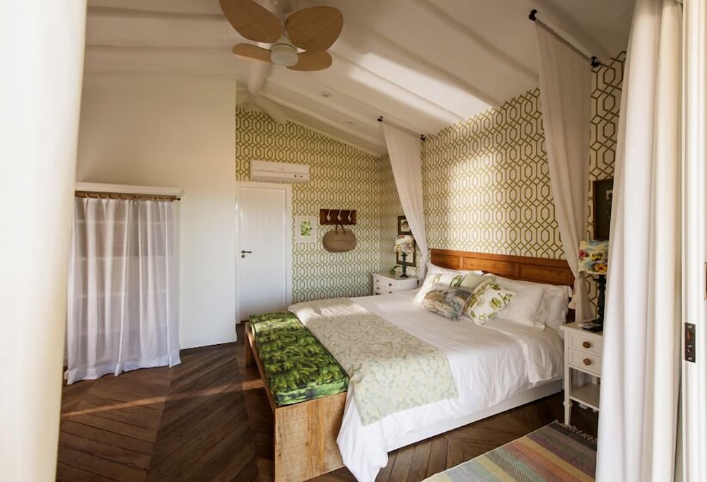 Senior, King Bed