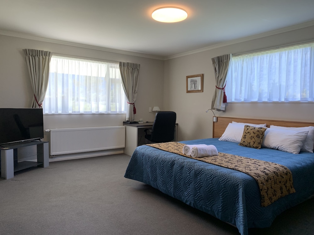 High Peaks Hotel 17/63