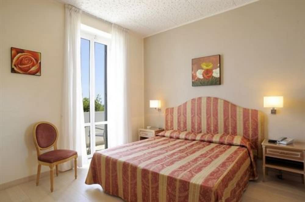Grand Hotel Mediterranee 8/64