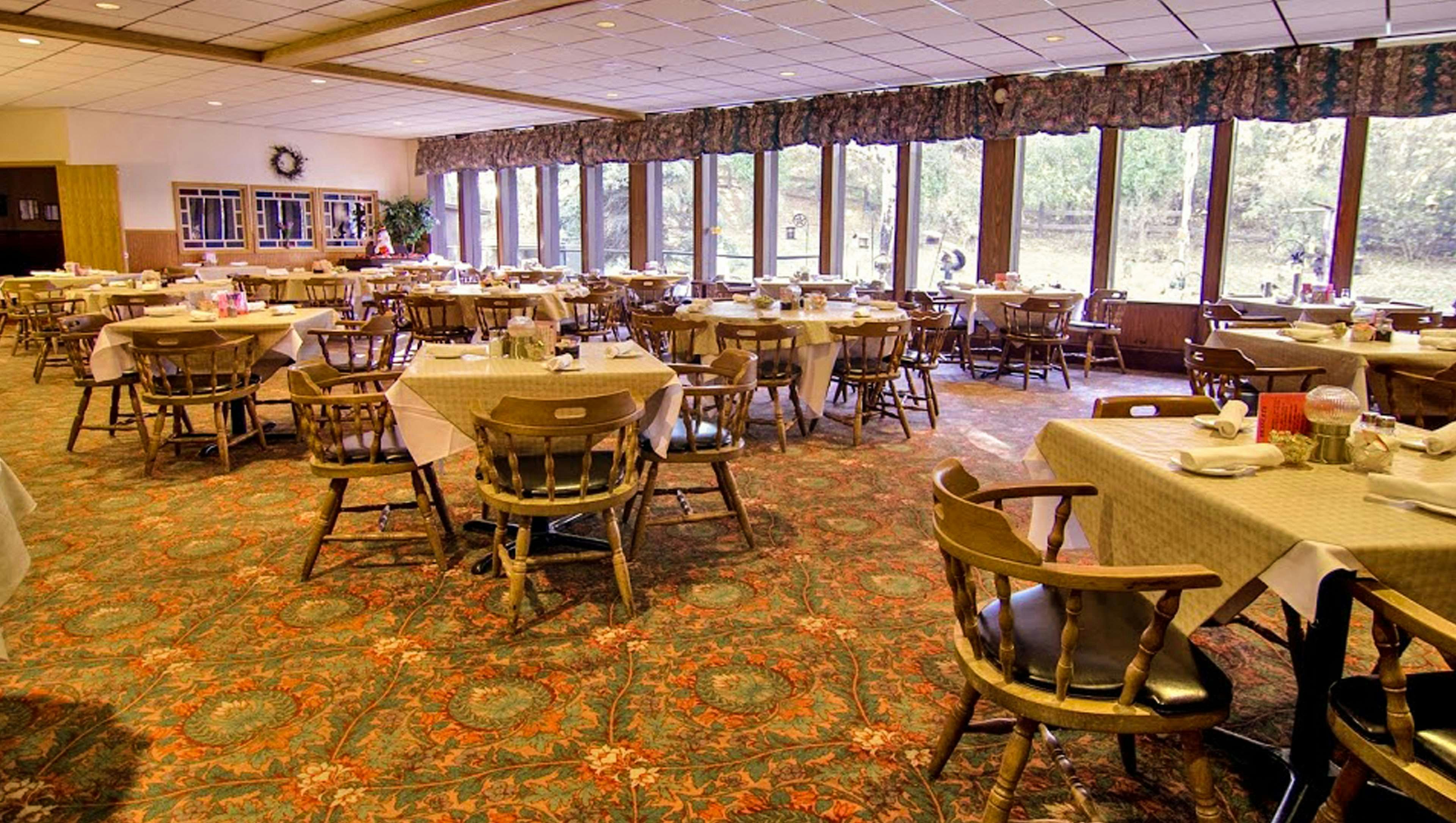 Voyageur Inn and Conference Center 44/58