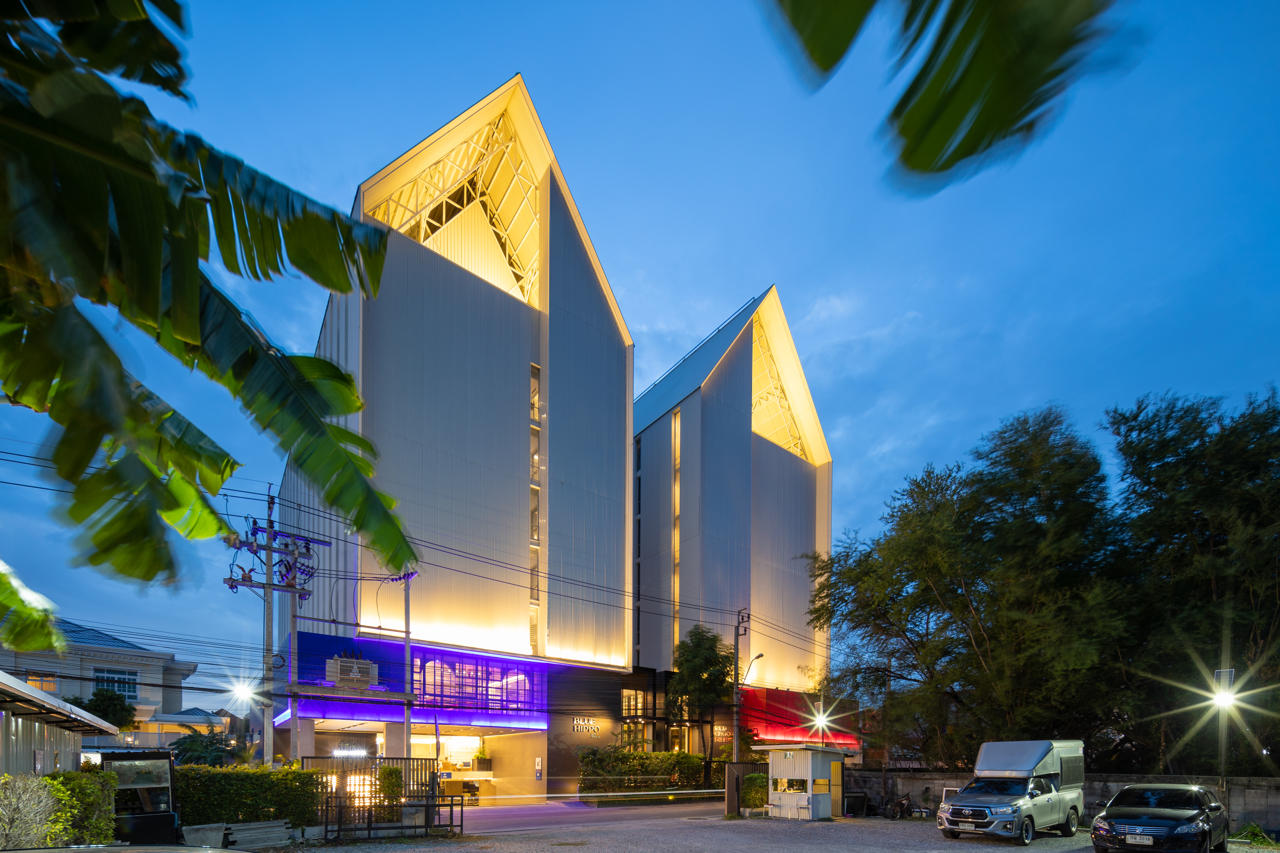 Blue Hippo Hotel in SAMUT PRAKAN