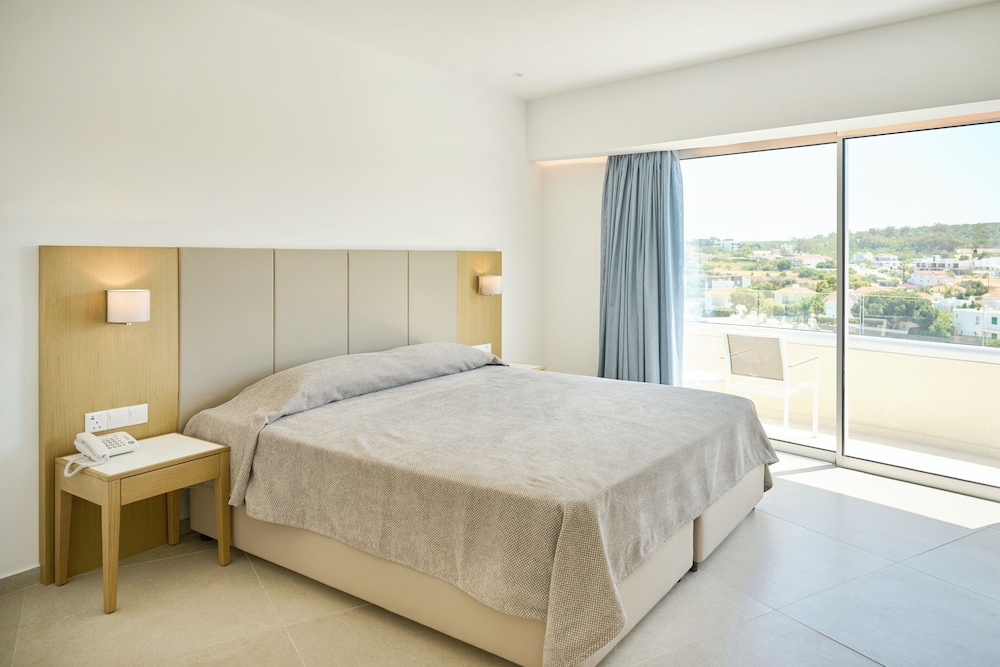 1 BEDROOM, SUPERIOR, SUITE, CITY VIEW