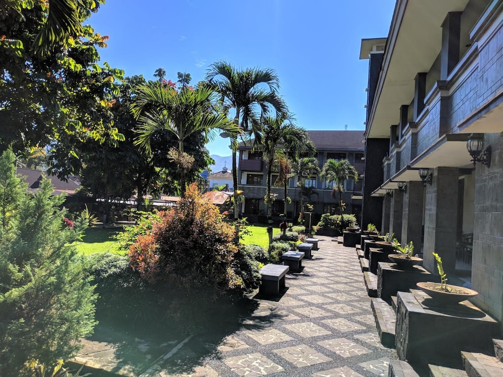 Hotel Bahtera PT Pelni 12/15