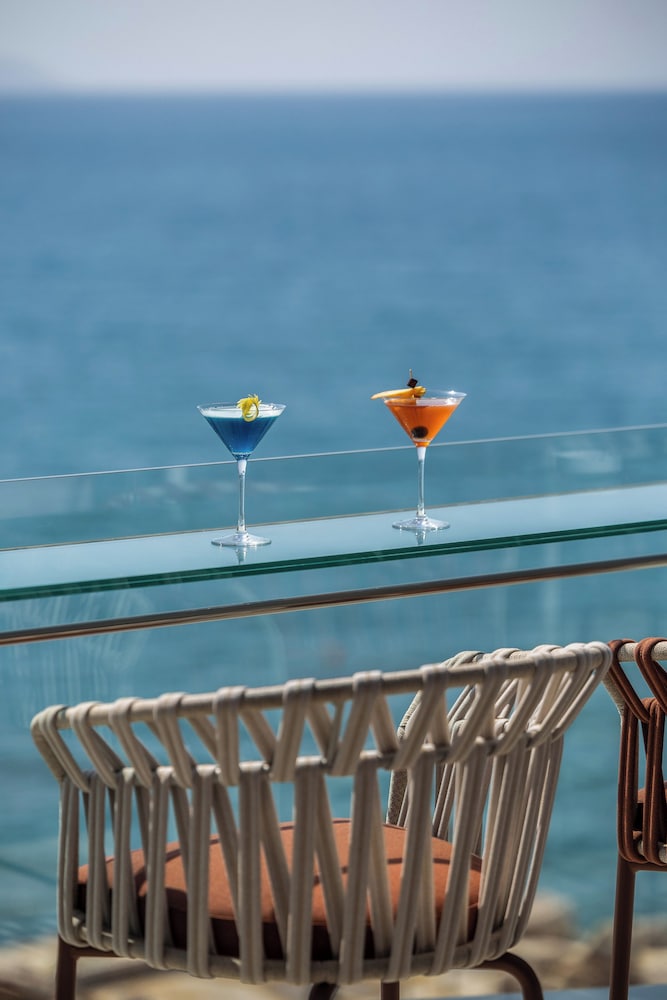 Hotel Vlora Priam, Affiliated by Melia 60/65