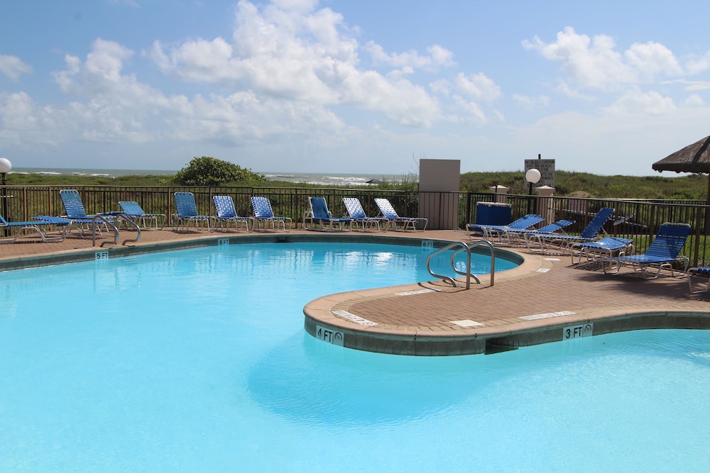 Royale Beach and Tennis Club, a VRI resort 7/49