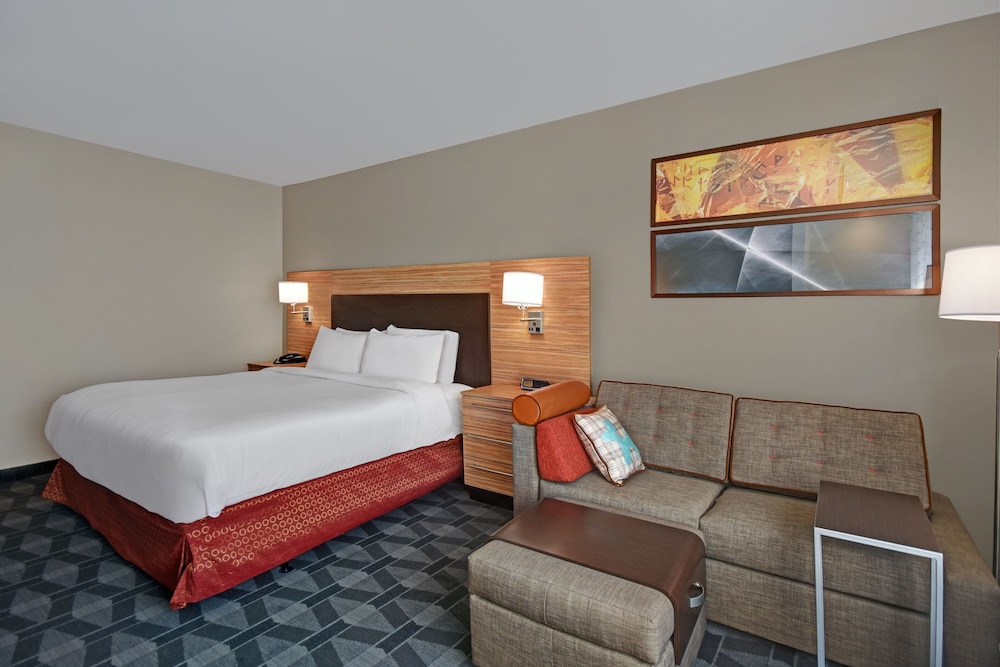 TownePlace Suites by Marriott Grand Rapids Wyoming 9/31