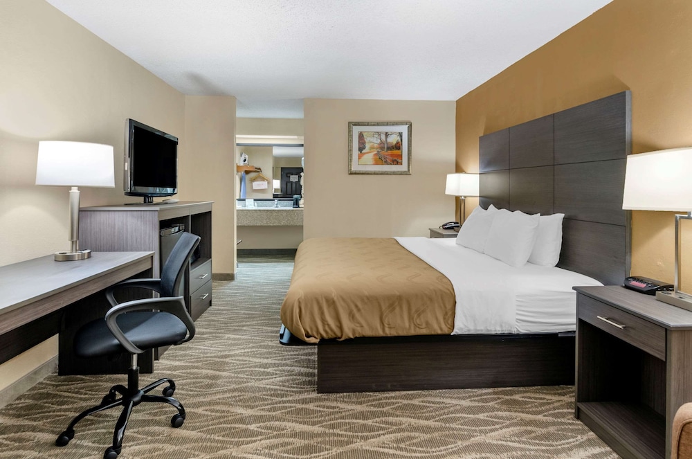 Quality Inn Hillsville 23/48