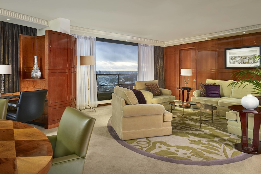The Park Tower Knightsbridge, a Luxury Collection Hotel, London 30/60