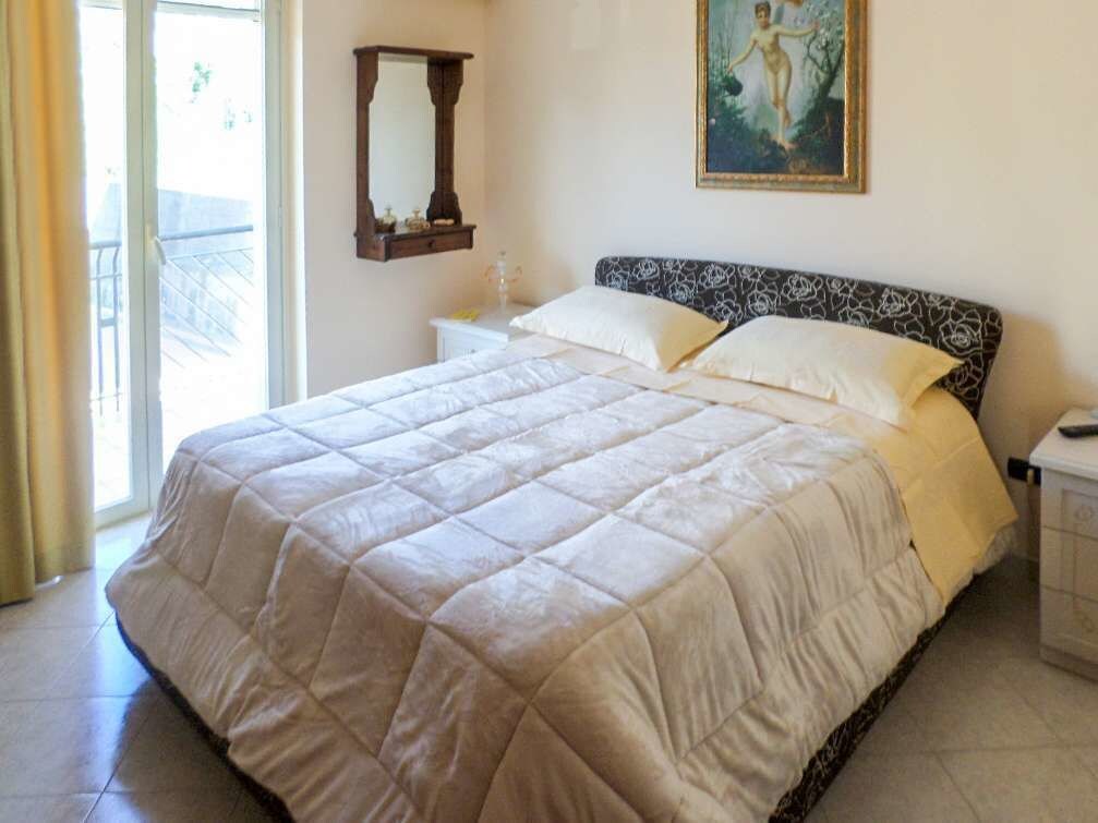 CLASSIC, DOUBLE BED