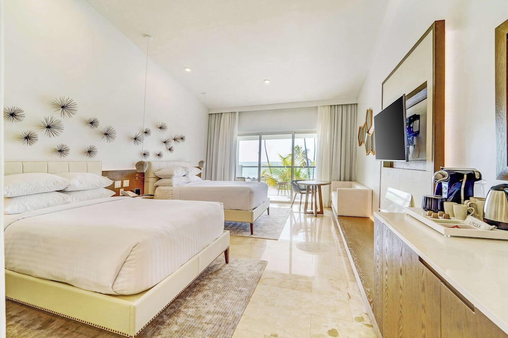 Deluxe, 2 Double Beds, Ocean Front