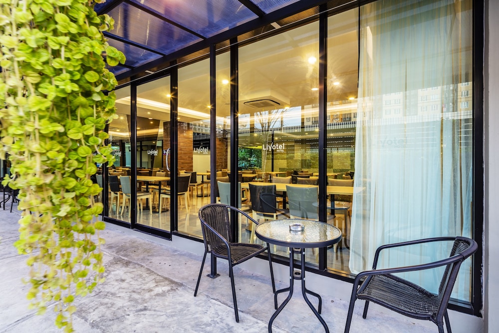 LIVOTEL HOTEL KASET NAWAMIN BANGKOK in BANGKOK