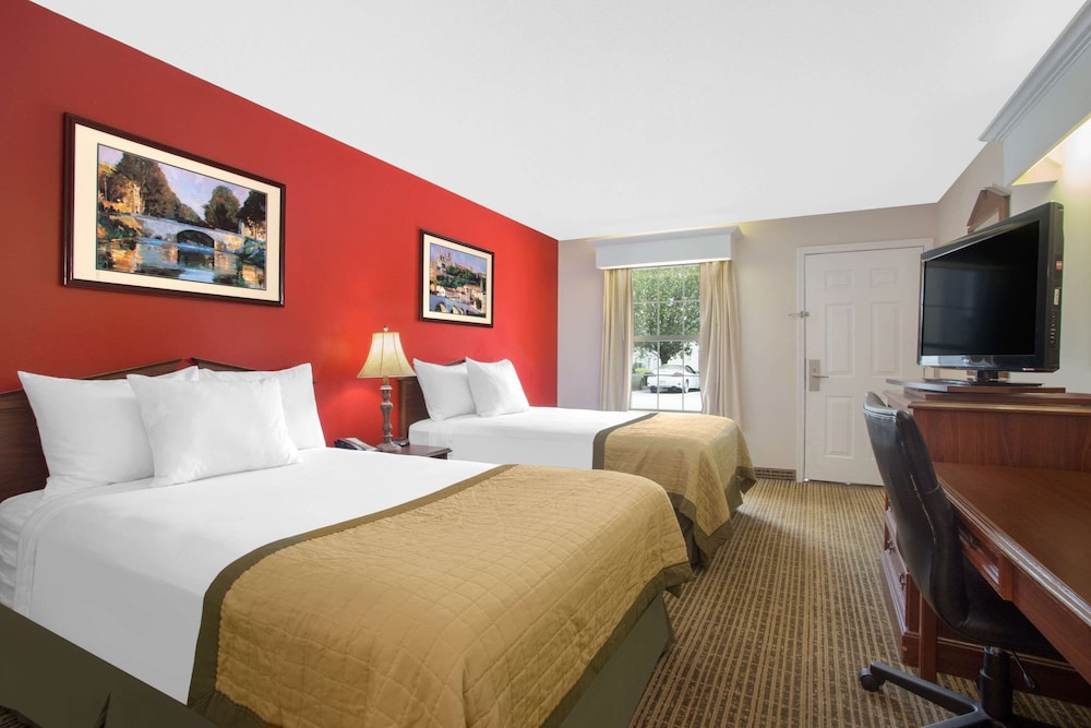 Baymont By Wyndham Brunswick Ga 9/38