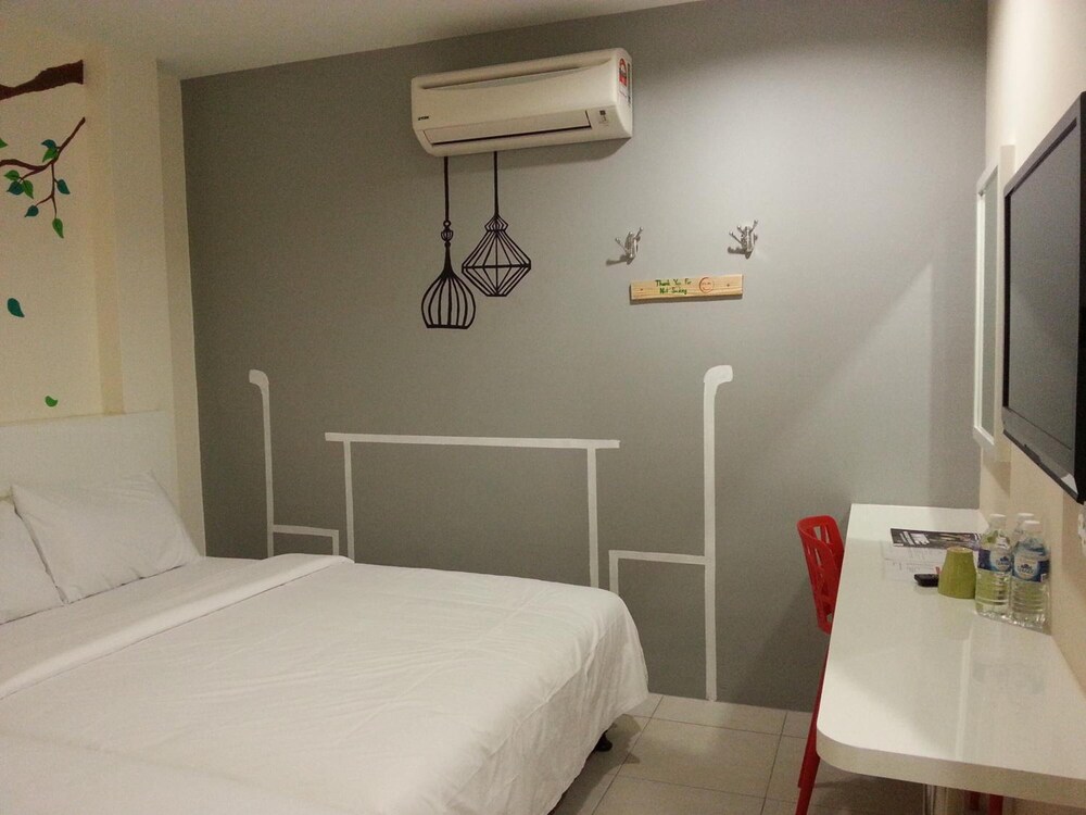 Hotel Strawberry Fields 23/48