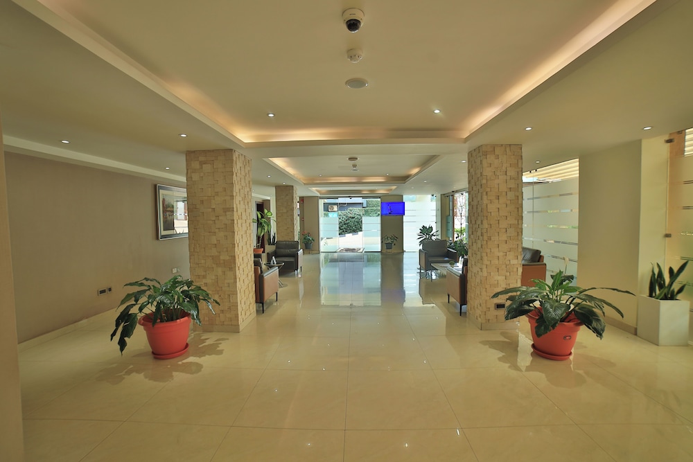 Canary Hotel 43/64
