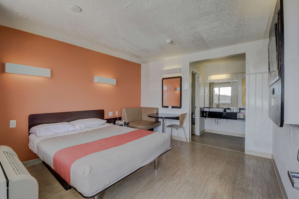 DELUXE, SUITE, QUEEN BED