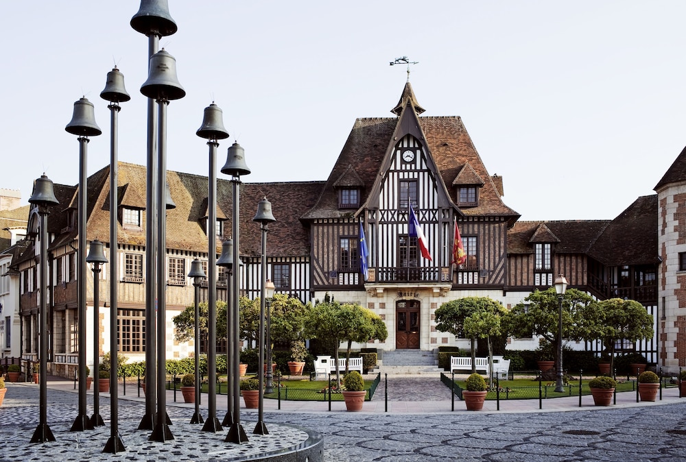 Ibis Deauville Centre 42/50