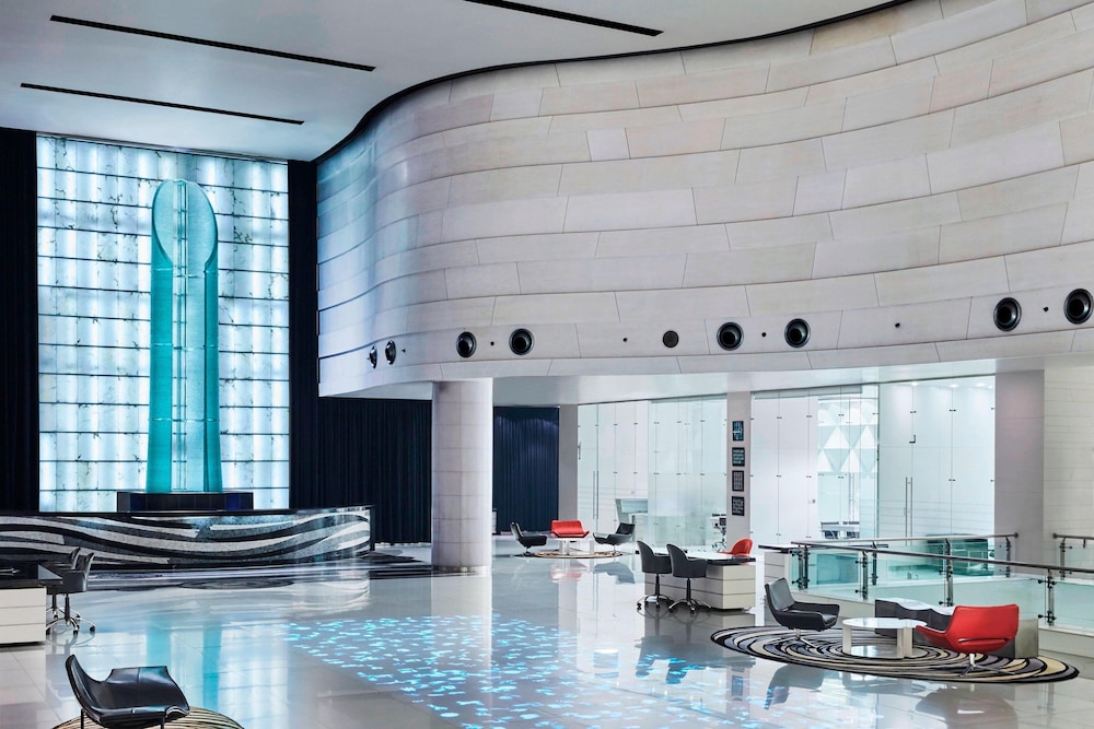 Lobby at Le Meridien New Delhi, DELHI