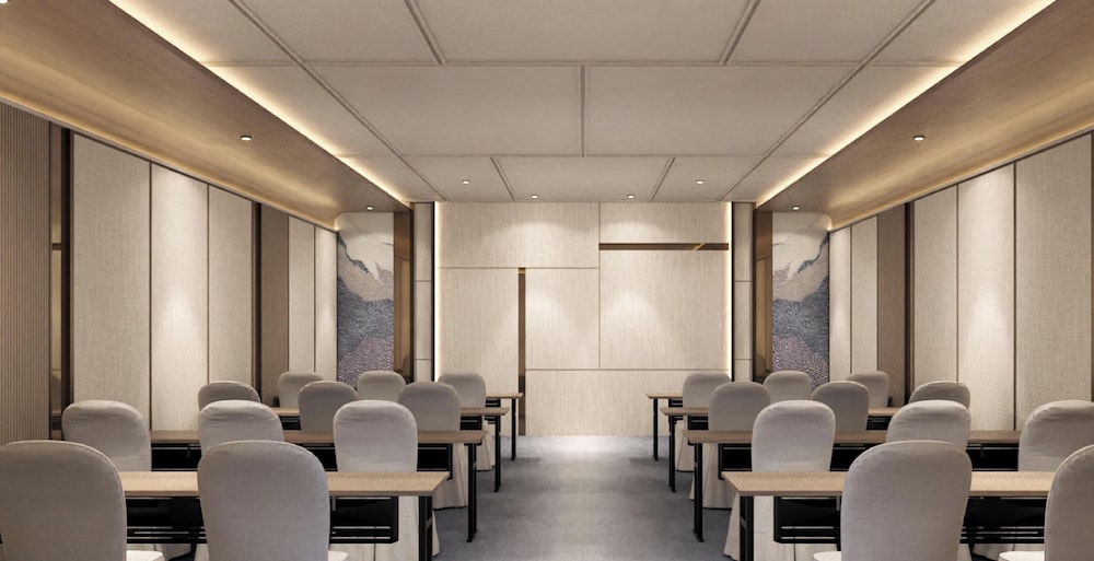 Fox Hotel Nagoya Batam 63/69