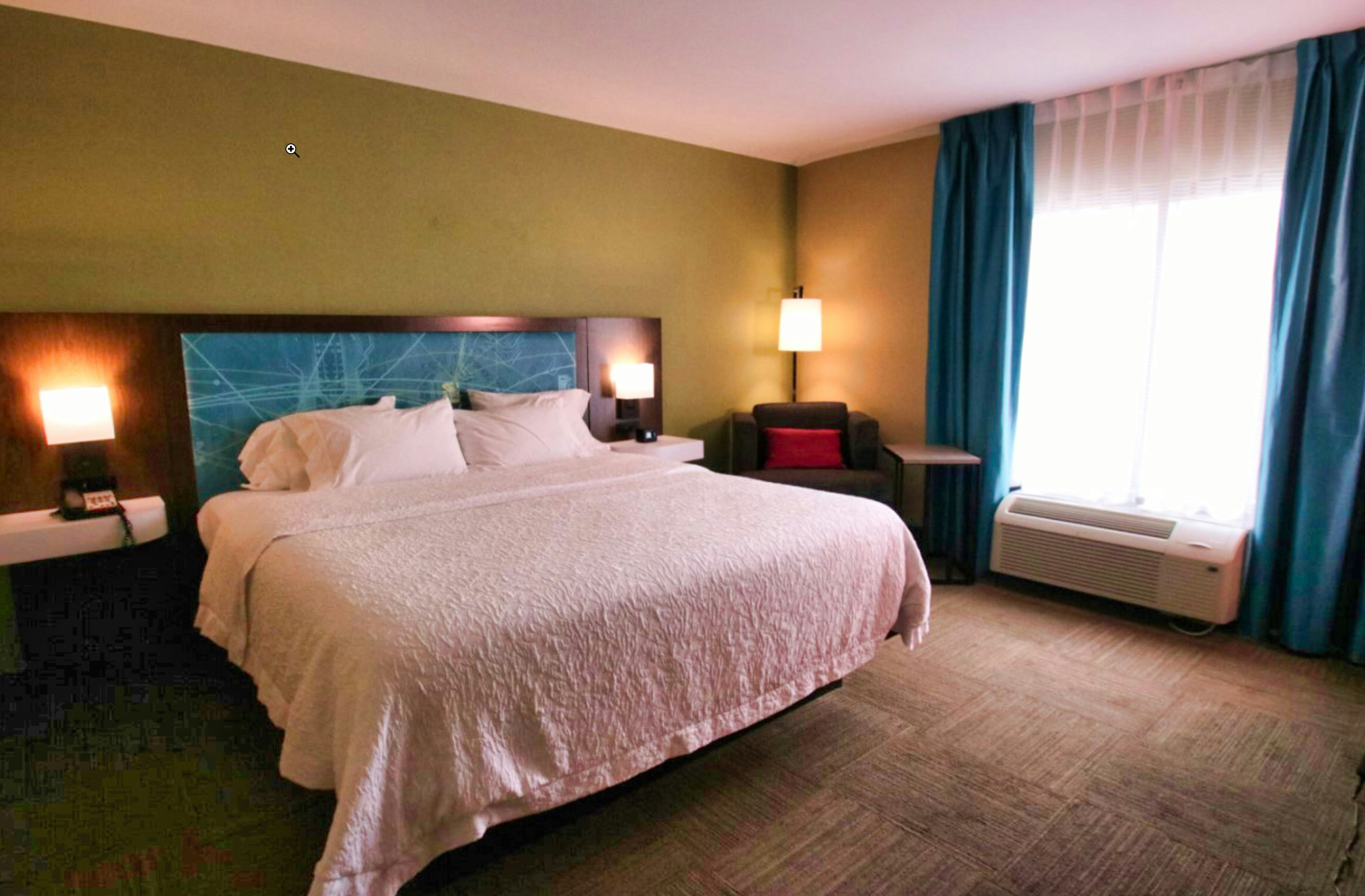 Room, King Bed, Hampton Inn & Suites Jacksonville - Beach Boulevard/Mayo Clinic Area 4/9
