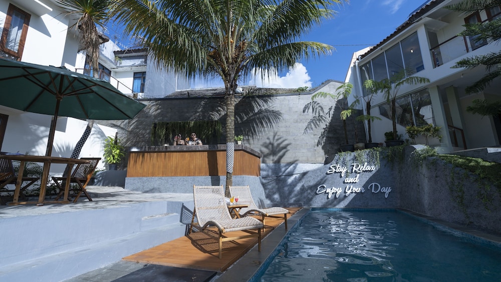 Aleyra Hotel and Villa Garut 23/50