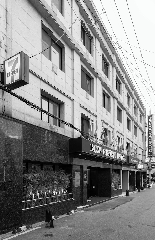 New Chonji Hotel 61/66