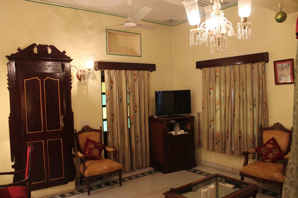 Hotel Madhuban 47/51