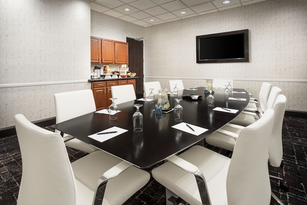 Hyatt Centric Arlington 61/73