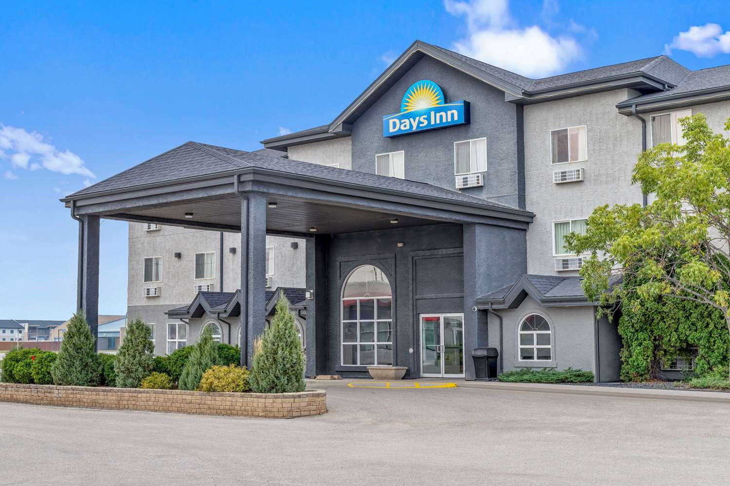 Days Inn by Wyndham Steinbach 9/43