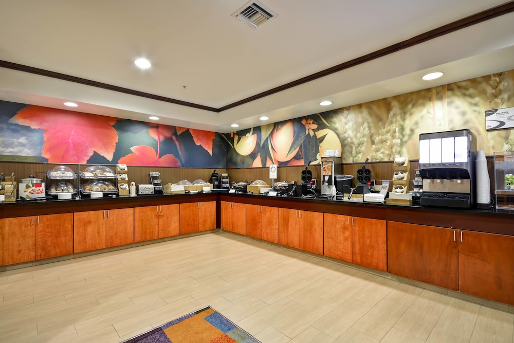 Fairfield Inn Suites Birmingham Fultondale I 65 3/22