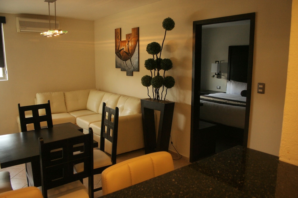 Hotel El Camino Inn and Suites 37/50