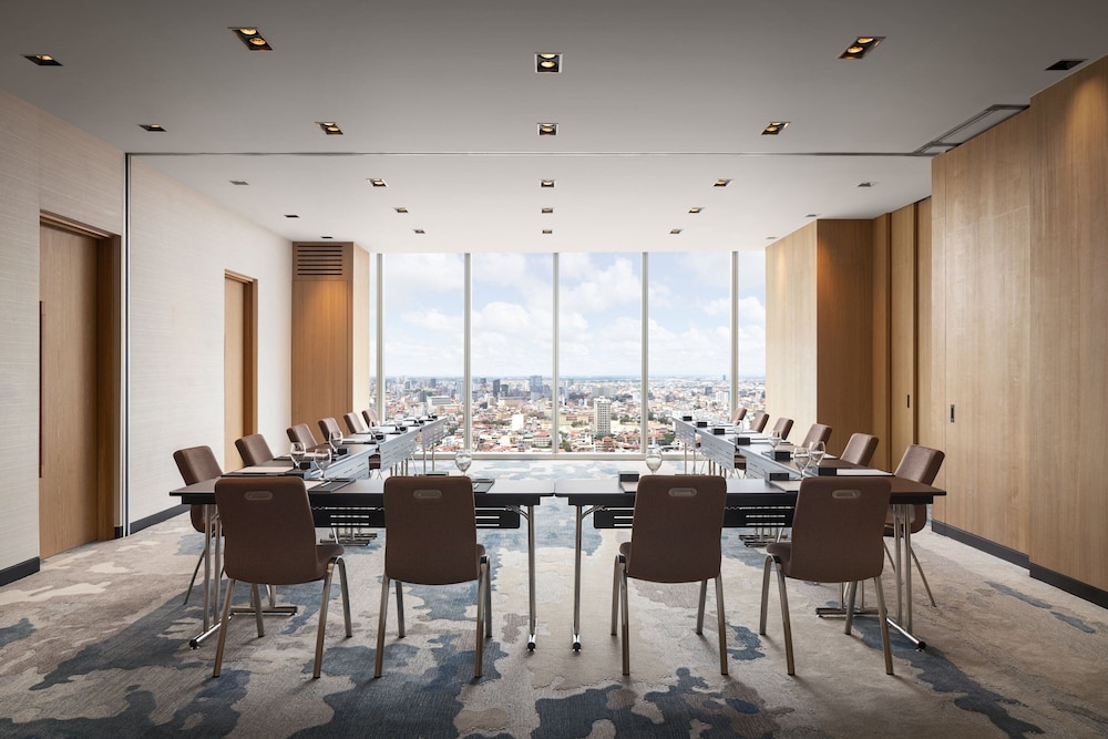 Fairfield by Marriott Phnom Penh 37/46