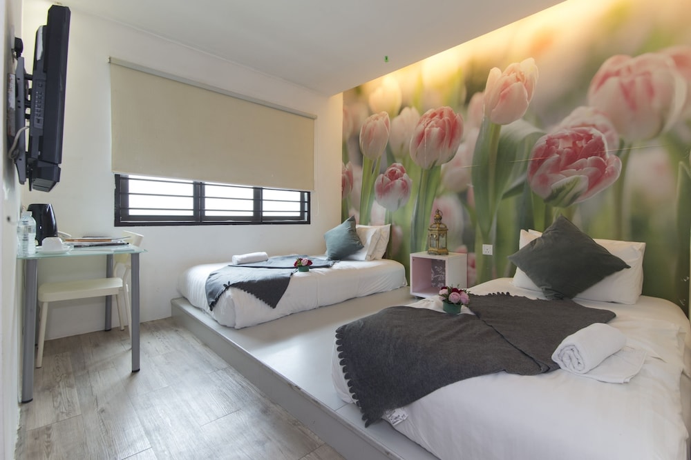 V GARDEN HOTEL 14/34