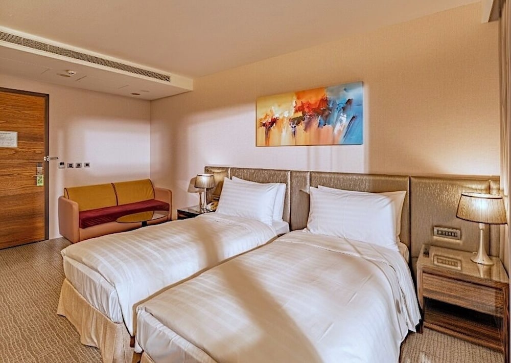 DELUXE, TWIN BEDS