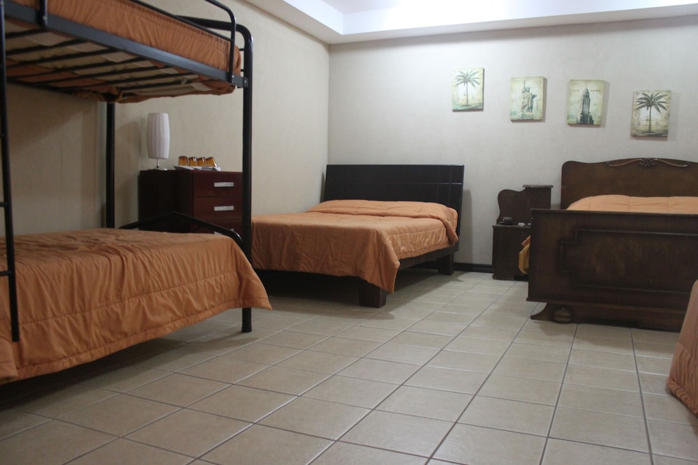 Hotel Santa Maria Inn 12/56