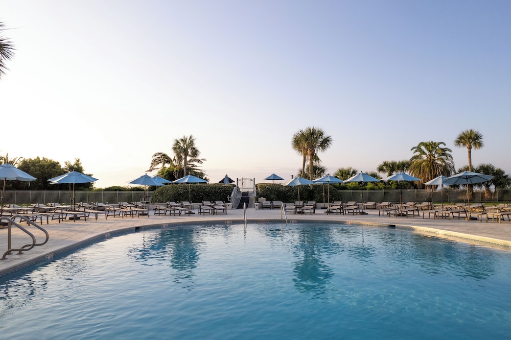 Hodnett Cooper's Beach Club 28/73